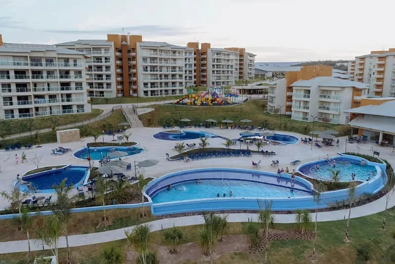 Vista aérea das piscinas