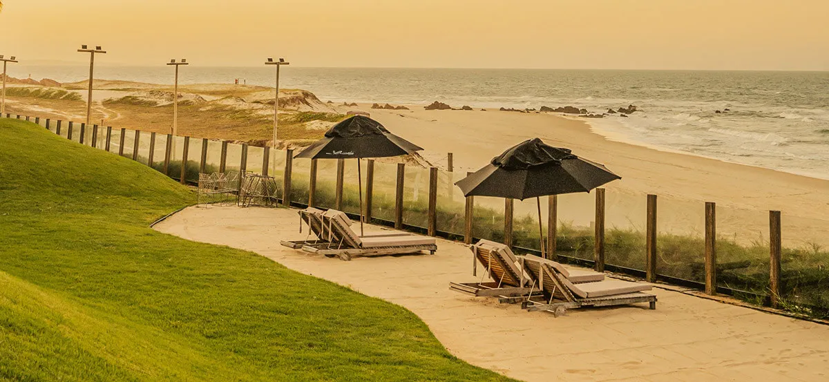 Praia de Barro Preto em frente ao Carmel Charme Resort