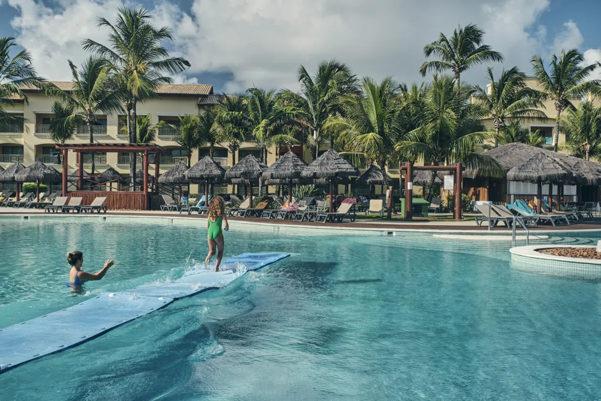 Piscina de lazer do hotel Iberostar Bahia, agora Iberostar Waves