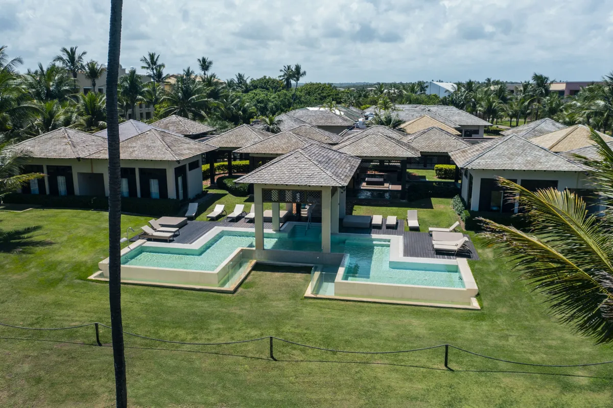 Piscina infinity do Spa Sensations do Iberostar Waves Bahia